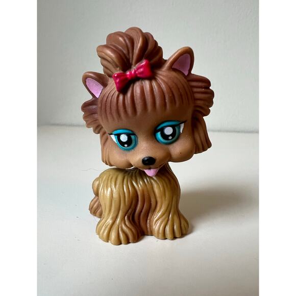 My Pet Pals Chic Dolls Boutique Puppy Dog Figure 2008 Toy Brown Yorkie Pet Bed - Picture 7 of 9